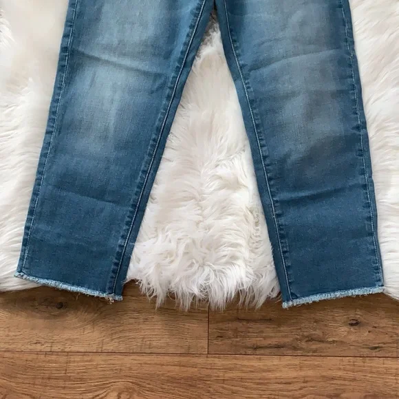 NWT Outland Denim Abigail Cropped High Rise Slim Tapered Jeans Womens 29